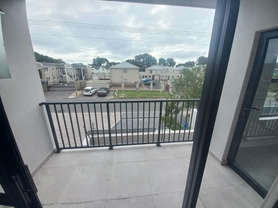 2 Bedroom Property for Sale in Table View Western Cape